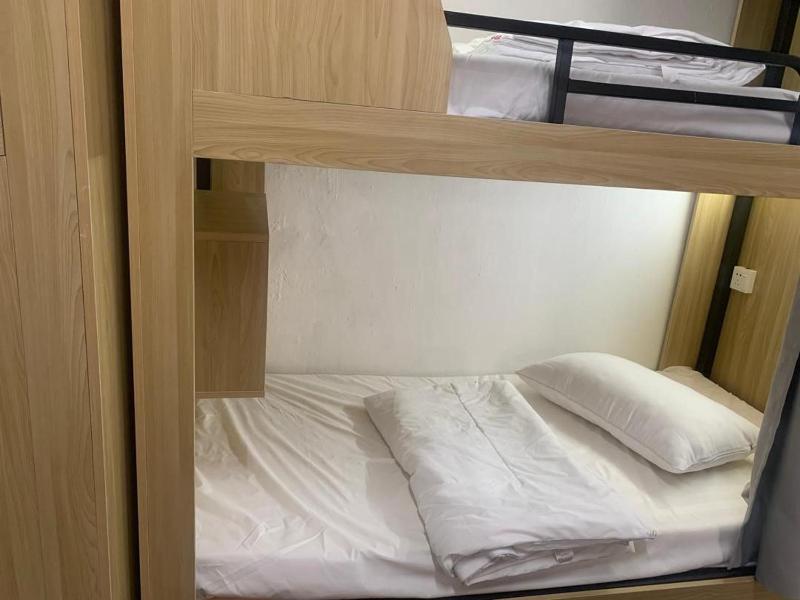 Hola Backpacker Hostel - image 12