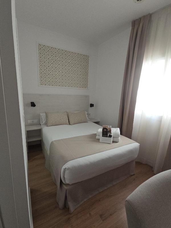 Budget Double Room image 2