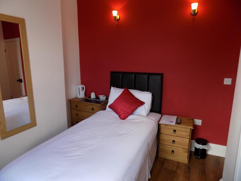 Single Room image 3