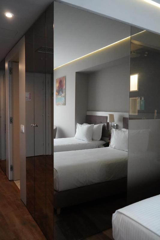 Twin Room with Sea View image 1