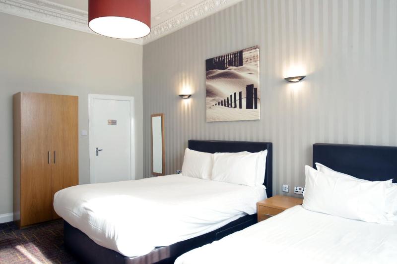 Triple Room image 4