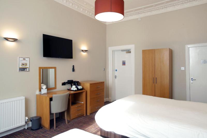 Triple Room image 3