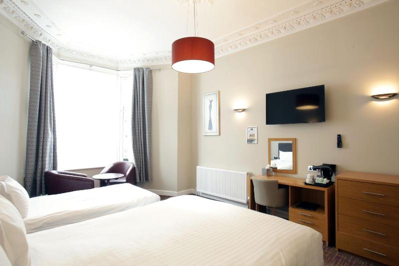 Triple Room image 2