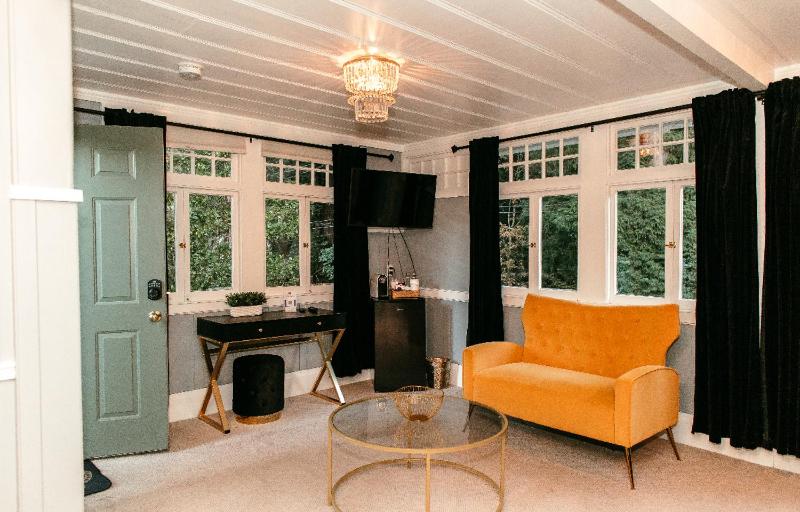 King Studio with Garden View image 2
