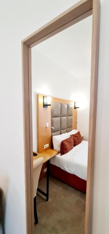 Budget Double Room image 2