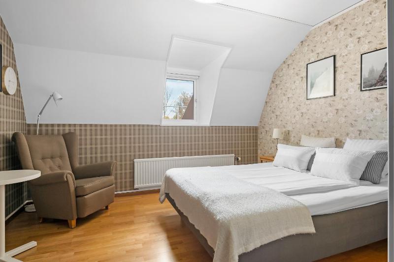 Standard Double Room image 1