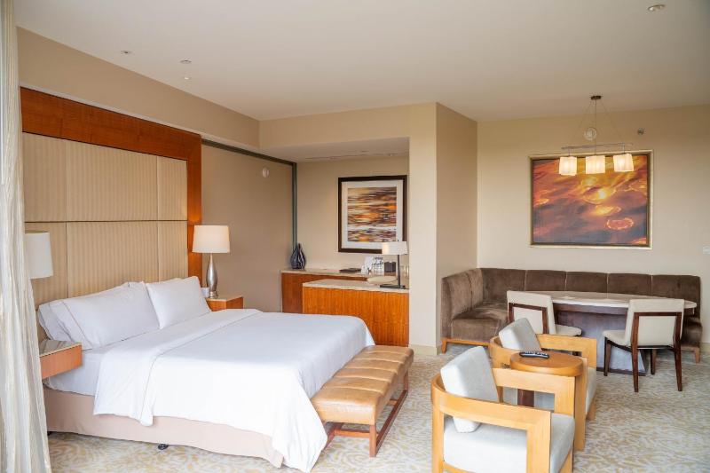 Junior Suite with Balcony - Smoking image 2
