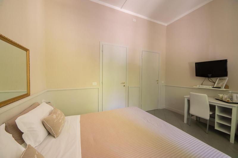 Double Room with Private Bathroom image 4