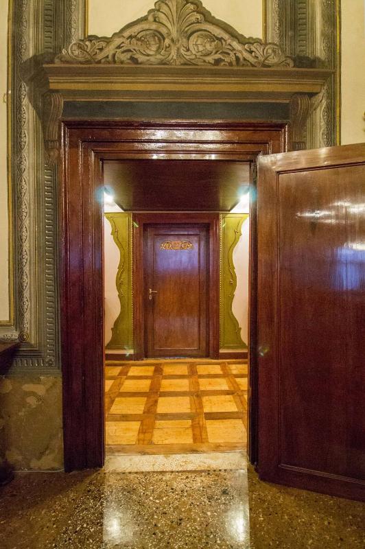 Suite with Canal View image 4