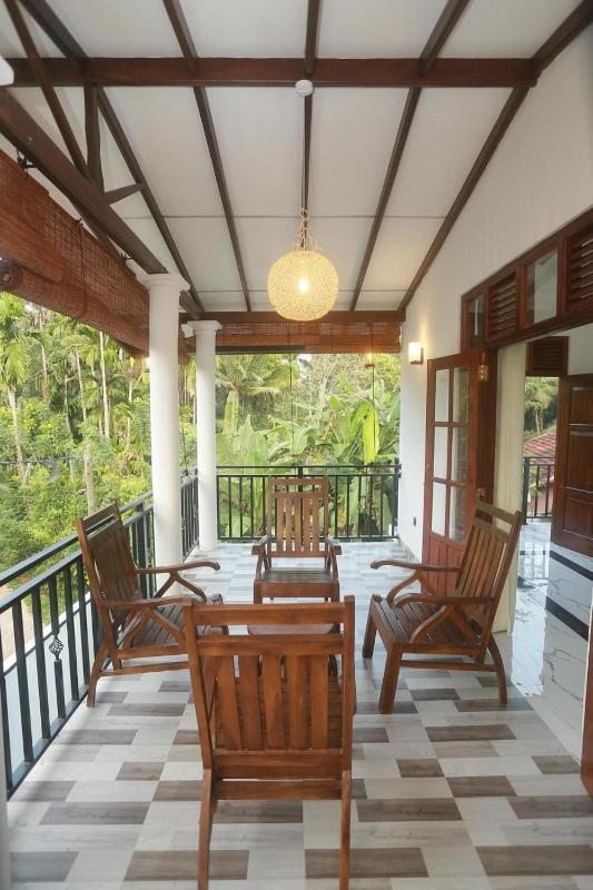 HM Green Palace - image 34