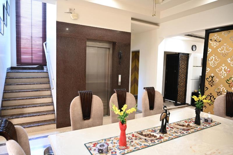 Elegant Villa-Ideal for Shoots Retreats Families - image 14