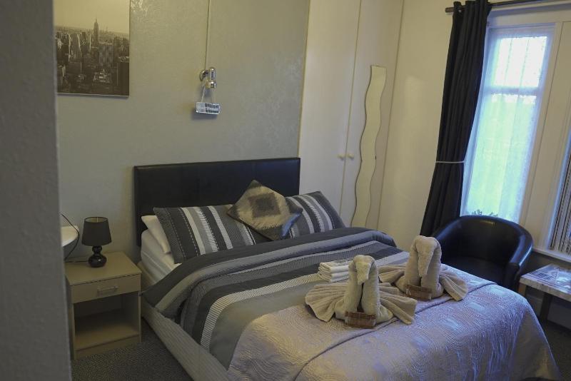 Deluxe Double Room image 2