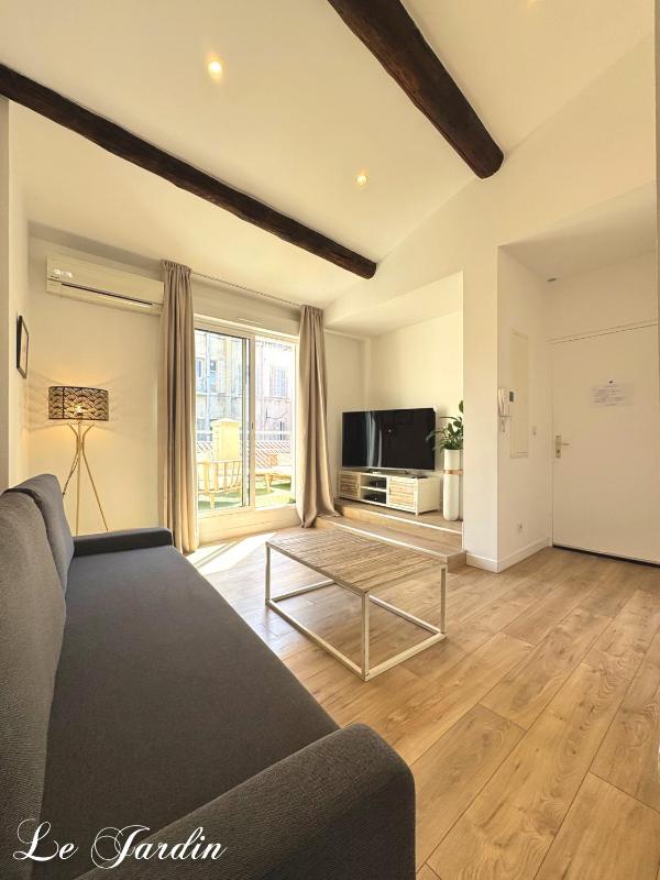 One-Bedroom Apartment with Terrace (4 Adults) image 4