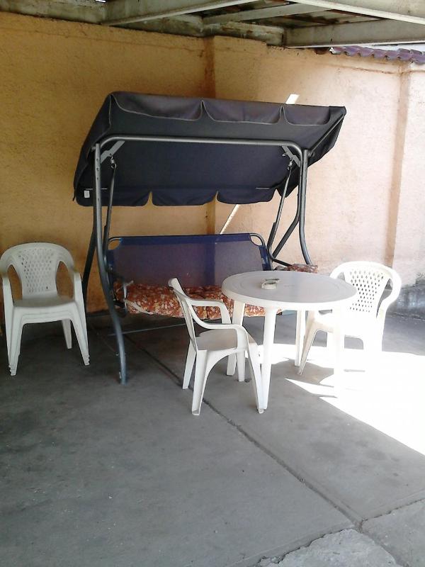 Economy Triple Room image 3