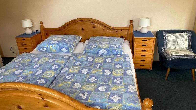 Large Double Room image 1