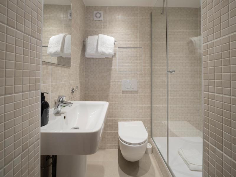 Classic Double or Twin Room image 3