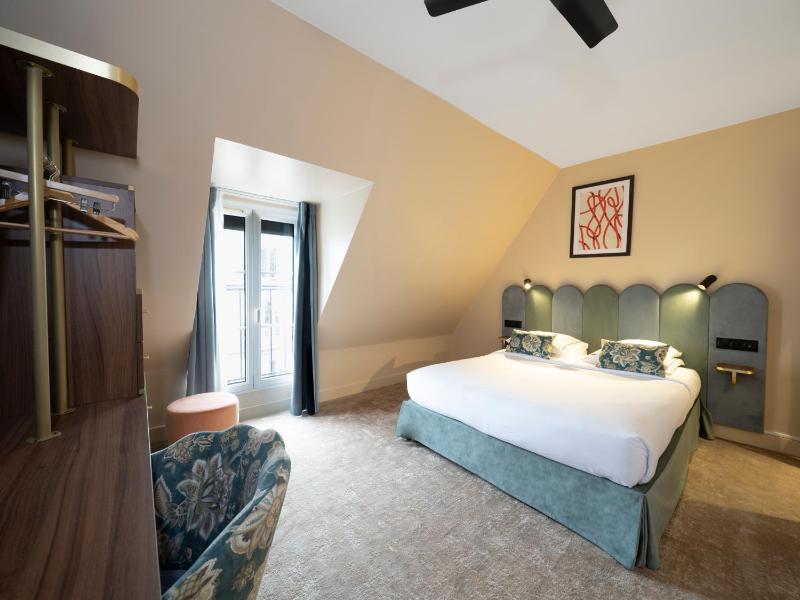 Superior Double Room image 4