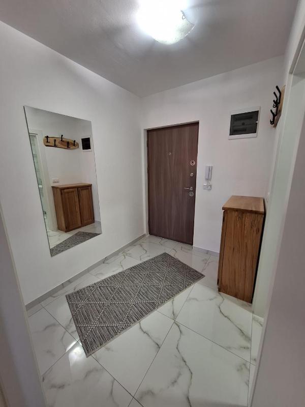Deluxe One-Bedroom Apartment image 4