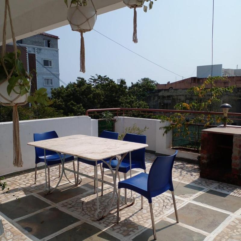 The Blue Whale - spacious 2-3 BHK Penthouse 8 pax - image 16