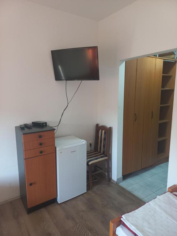 Single Room with Private Bathroom image 3