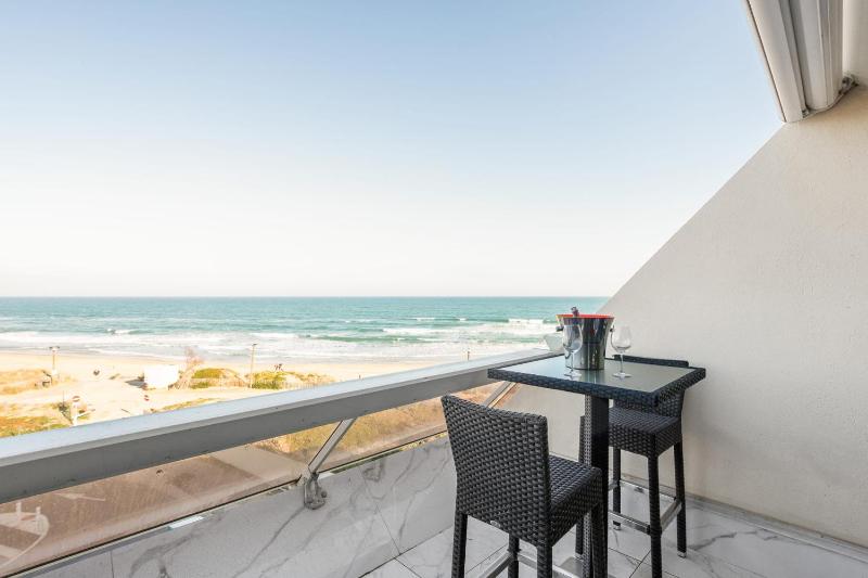 Sea Life Heliopolis Seafront Apartment in the Cap dAgde Naturist Village - image 1