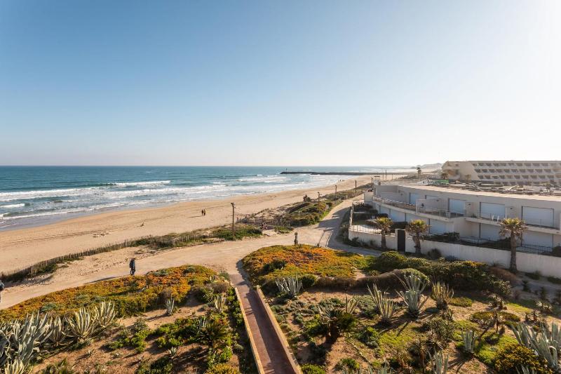 Elixir Heliopolis Seafront Apartment with Large Panoramic Terrace - image 1