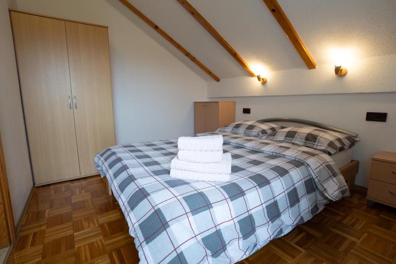 Apartment with Mountain View image 1