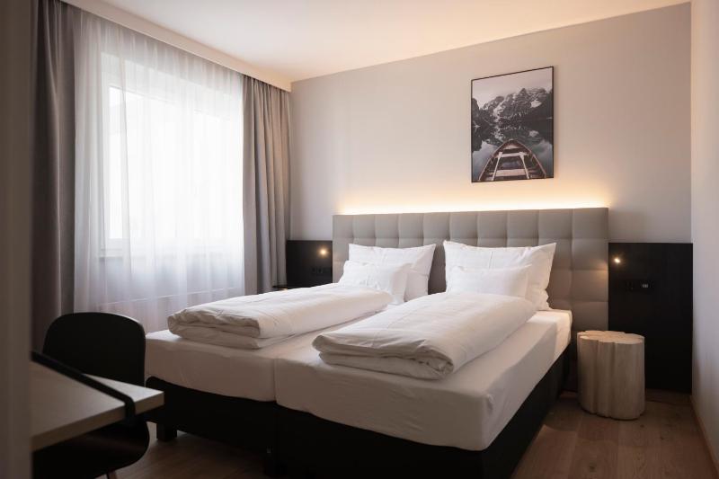 Classic Double Room image 1