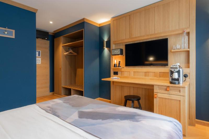 Double Room image 4