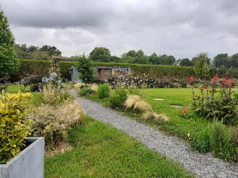 Bungalow with Garden View image 2
