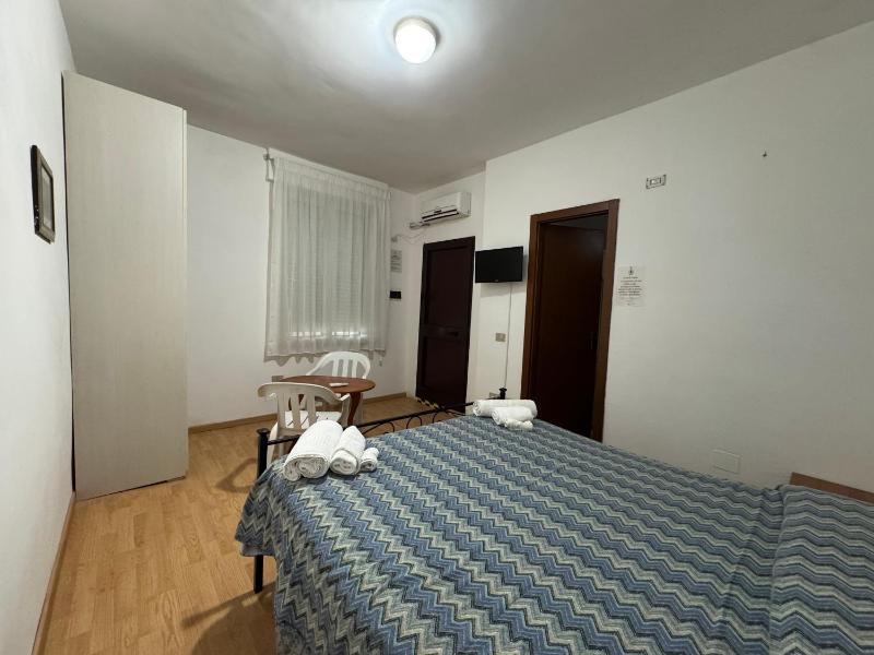 Double or Twin Room with Bathroom image 2