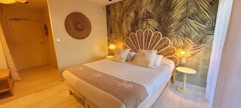 Standard Double Room image 3