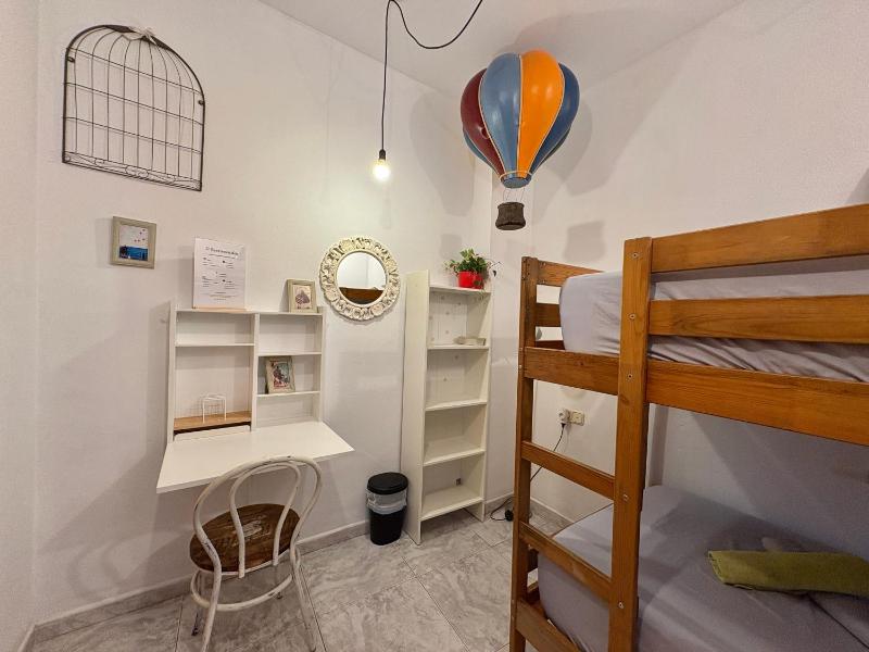 Twin Room with Bunk Beds and Shared Bathroom image 3