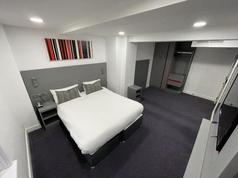 Twin Room with Shower image 1