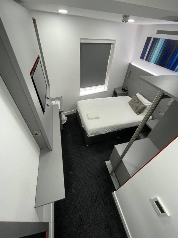 Deluxe Single Room image 1