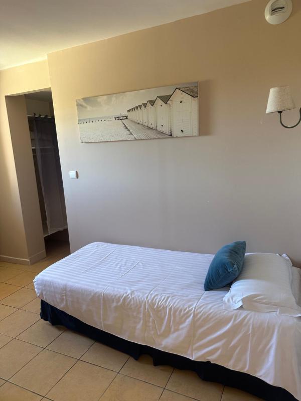 Quadruple Room image 3