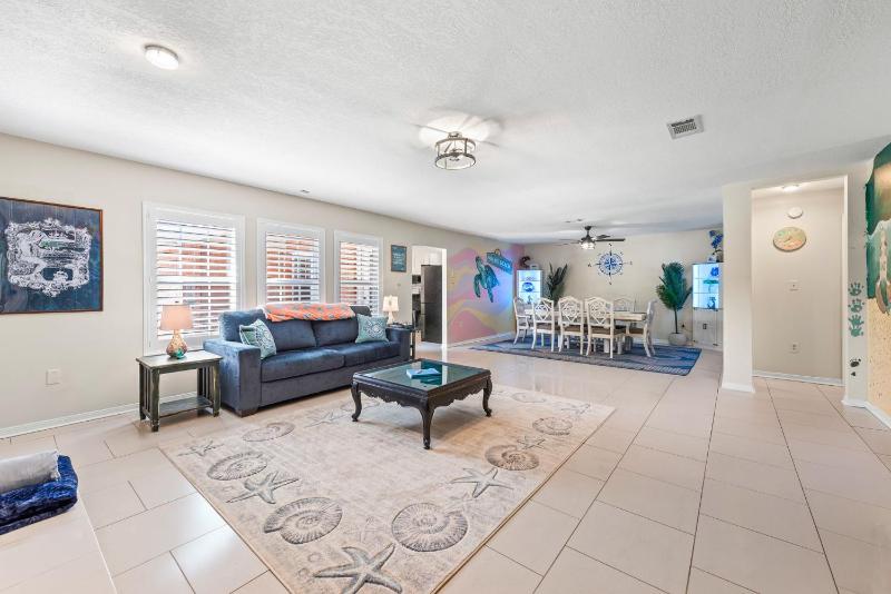 Sea Queen - 4Br 3Ba Pool 5miles to Beach - image 5