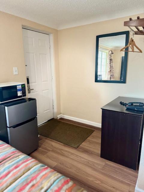 Double Room image 3