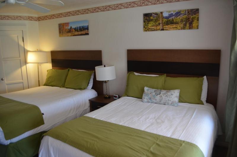 Queen Room with Two Queen Beds image 1