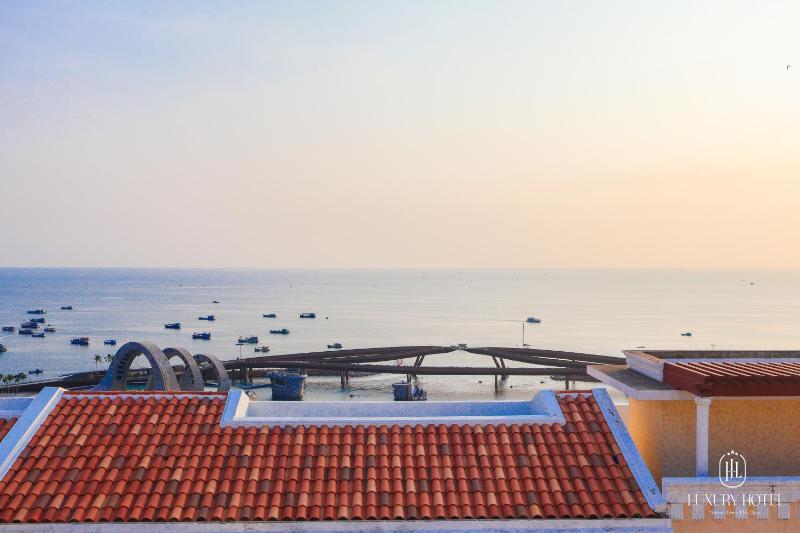Luxury Hotel & Spa Milan 38 Sunset Town Hotel Phu Quoc - image 17