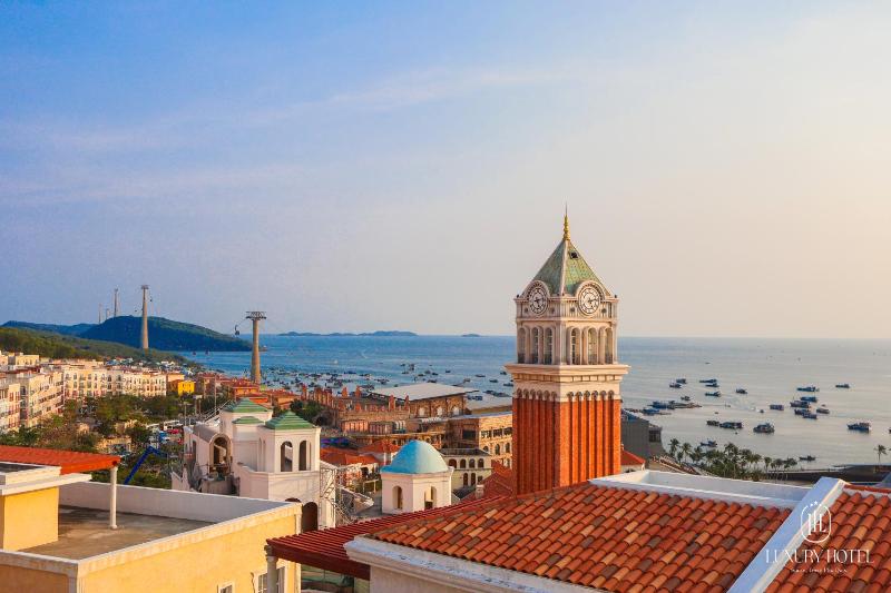 Luxury Hotel & Spa Milan 38 Sunset Town Hotel Phu Quoc - image 13