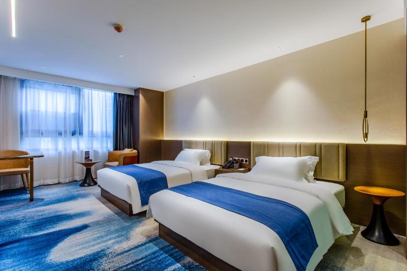 Huayang Hotel Century City Convention and Exhibition Center Branch - image 3