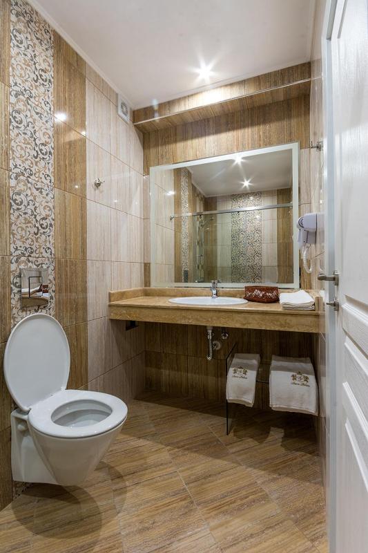Double Room with Balcony (2 Adults + 1 Child) image 3