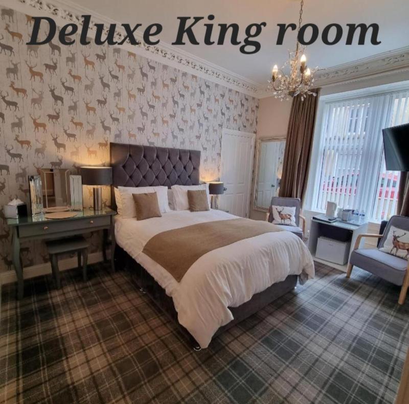 Deluxe King Room image 1