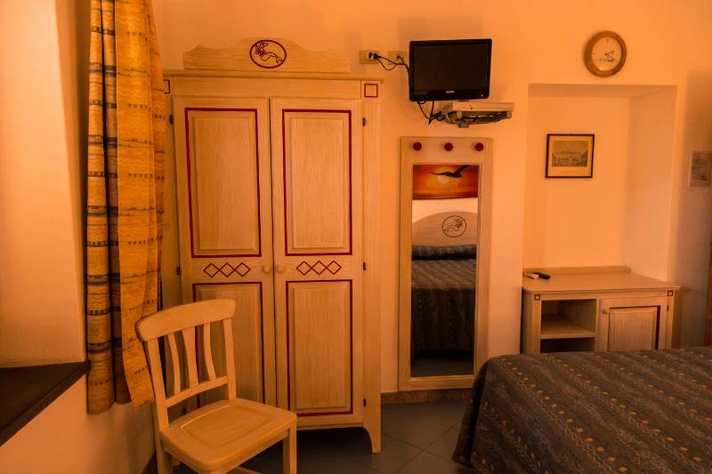 Single Room image 2