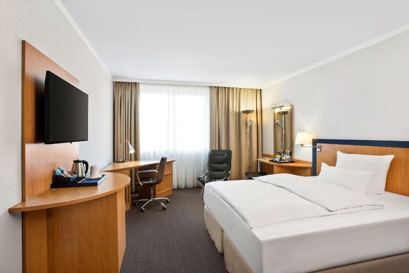 Superior Twin Room image 1