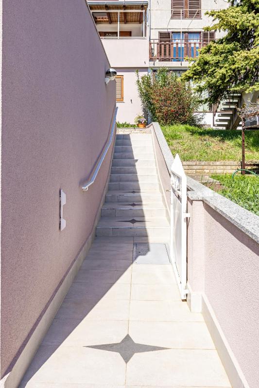 Apartments Karlo 604 - image 2