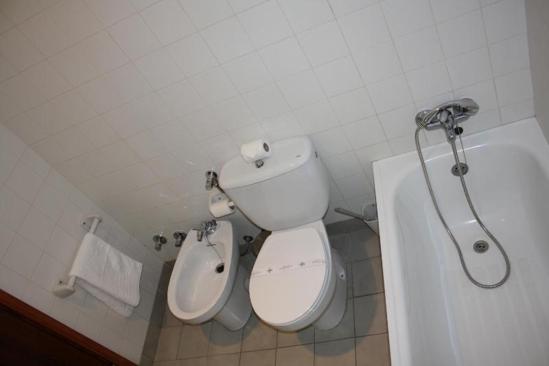 Double or Twin Room image 3