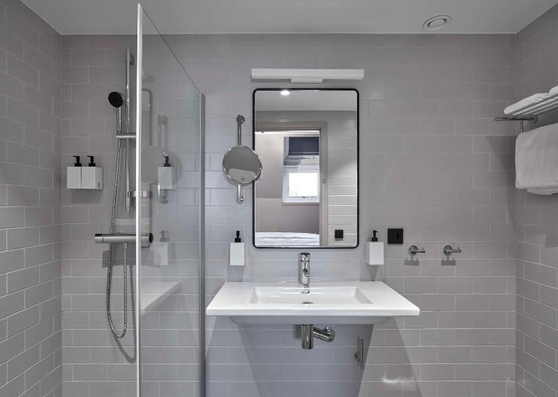 Superior Twin Room image 4