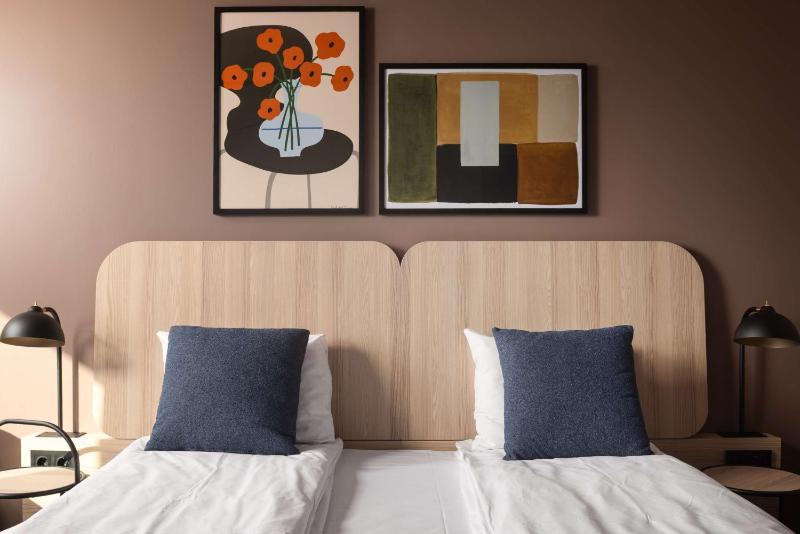 Family Room image 1